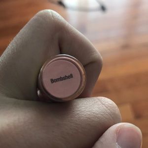 Bombshell lip sense